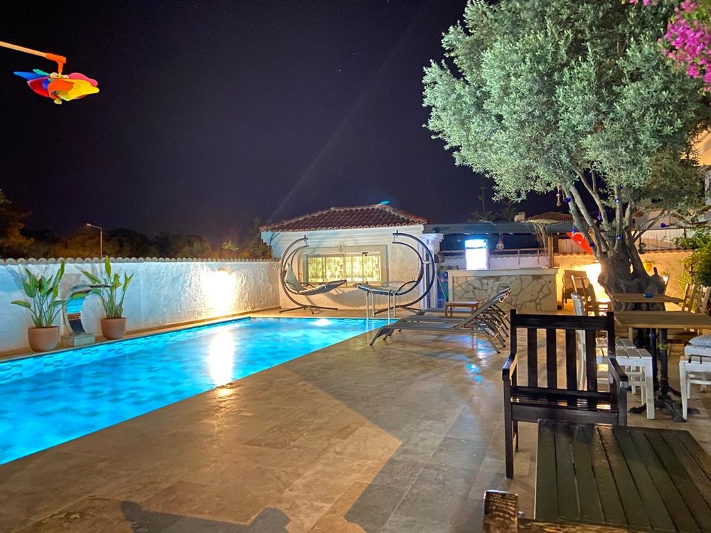 Piscina di notte